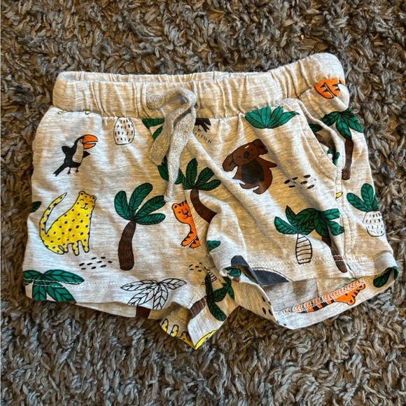 Pants and shorts 3-9month - Picture 2 of 7